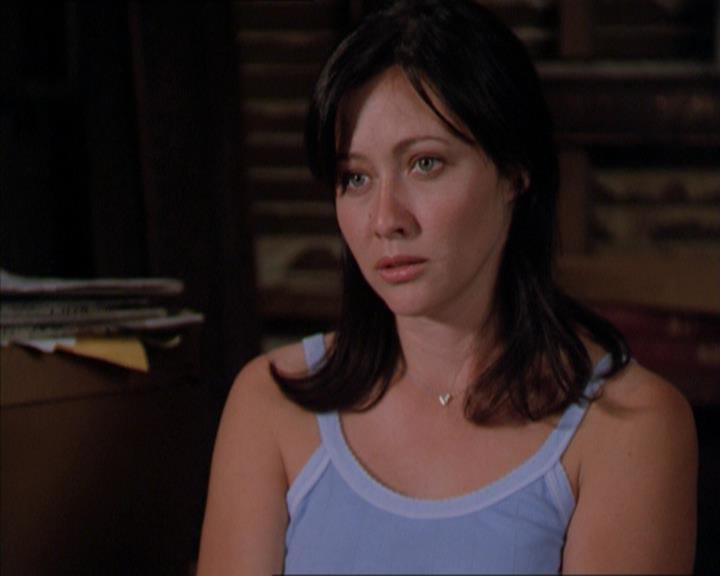 Charmed-Online_dot_net-2x01WitchTrial0327.jpg