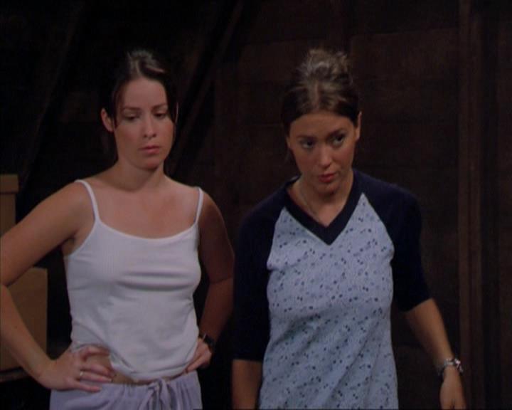Charmed-Online_dot_net-2x01WitchTrial0346.jpg