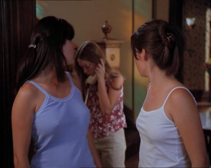 Charmed-Online_dot_net-2x01WitchTrial0375.jpg