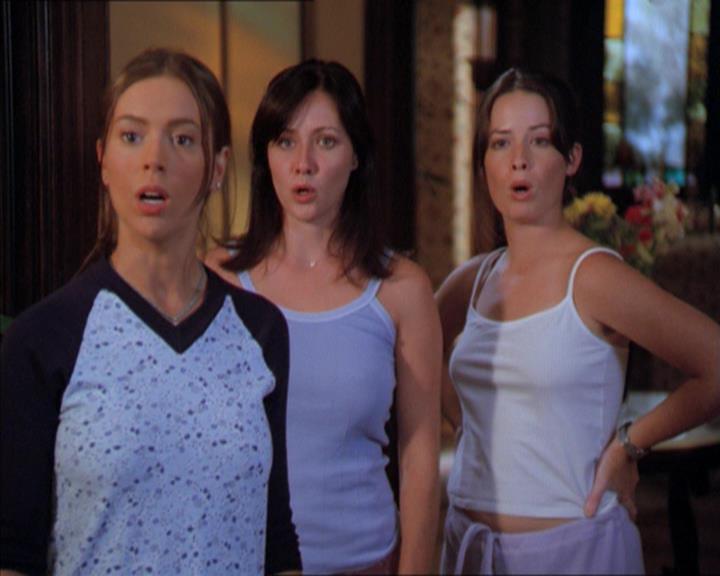 Charmed-Online_dot_net-2x01WitchTrial0379.jpg