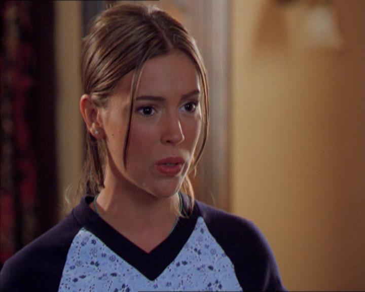 Charmed-Online_dot_net-2x01WitchTrial0425.jpg
