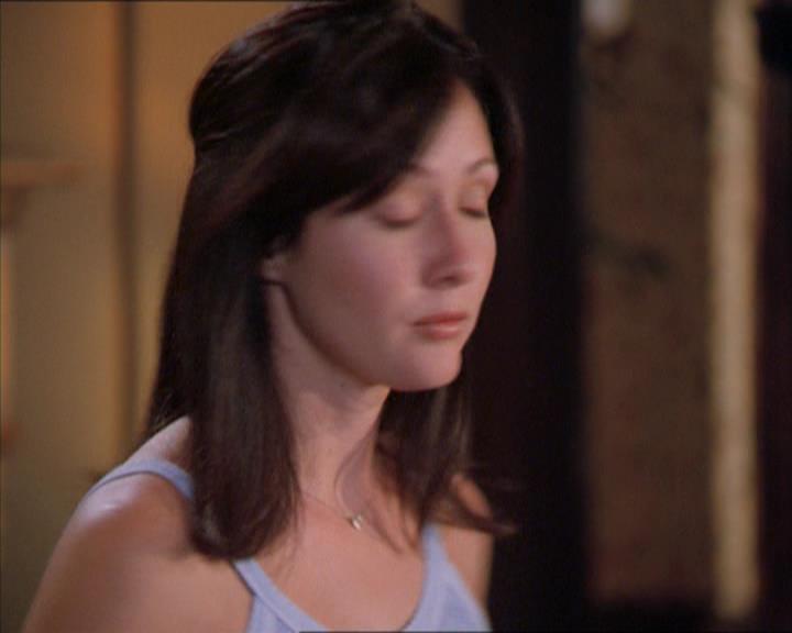 Charmed-Online_dot_net-2x01WitchTrial0427.jpg