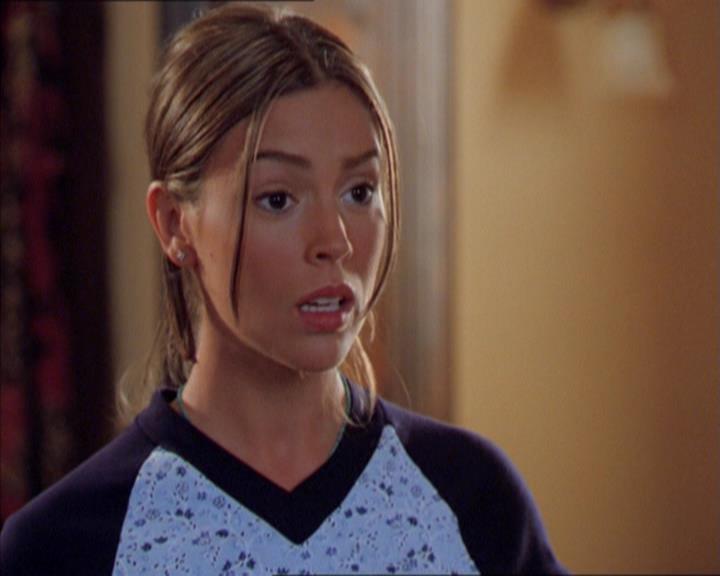 Charmed-Online_dot_net-2x01WitchTrial0428.jpg