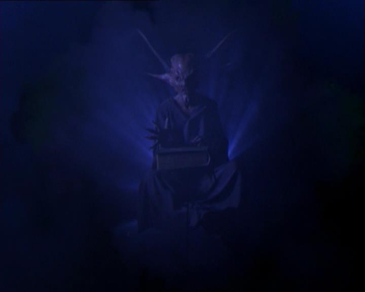Charmed-Online_dot_net-2x01WitchTrial0440.jpg