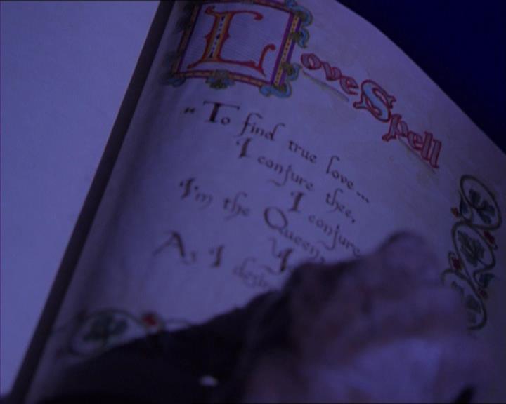 Charmed-Online_dot_net-2x01WitchTrial0453.jpg