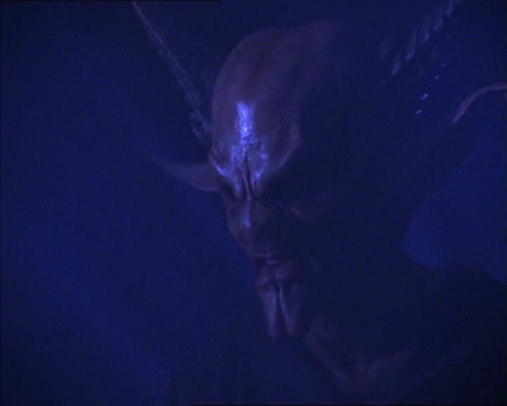 Charmed-Online_dot_net-2x01WitchTrial0461.jpg