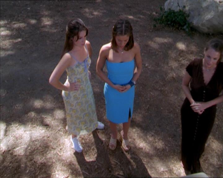 Charmed-Online_dot_net-2x01WitchTrial0470.jpg