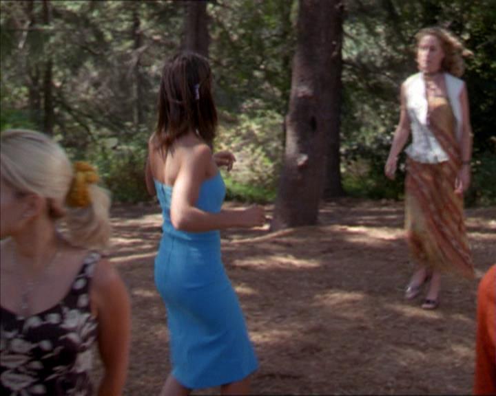 Charmed-Online_dot_net-2x01WitchTrial0495.jpg