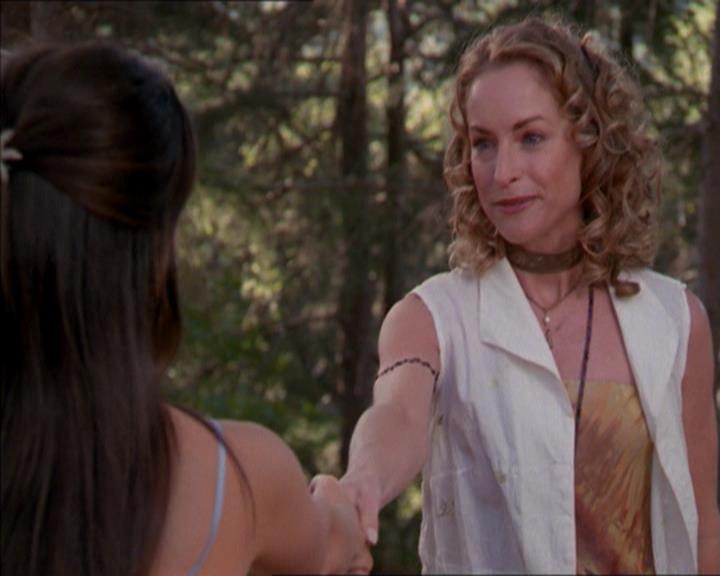 Charmed-Online_dot_net-2x01WitchTrial0503.jpg