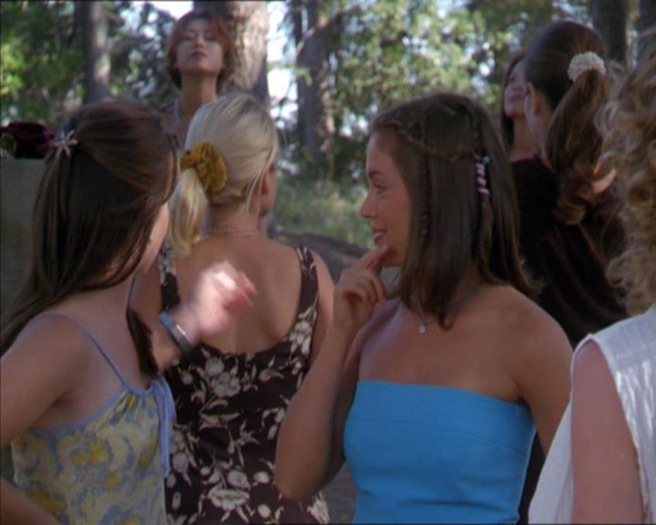 Charmed-Online_dot_net-2x01WitchTrial0510.jpg