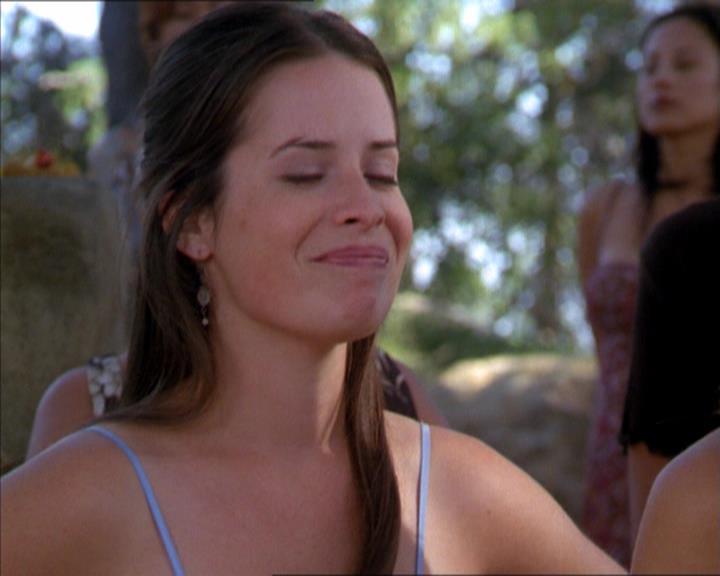 Charmed-Online_dot_net-2x01WitchTrial0522.jpg
