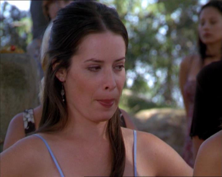 Charmed-Online_dot_net-2x01WitchTrial0523.jpg