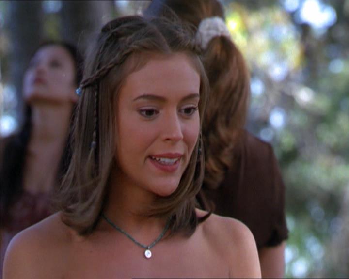 Charmed-Online_dot_net-2x01WitchTrial0524.jpg