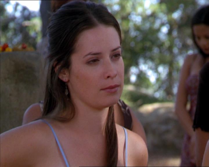 Charmed-Online_dot_net-2x01WitchTrial0529.jpg