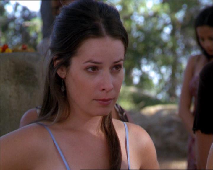 Charmed-Online_dot_net-2x01WitchTrial0530.jpg