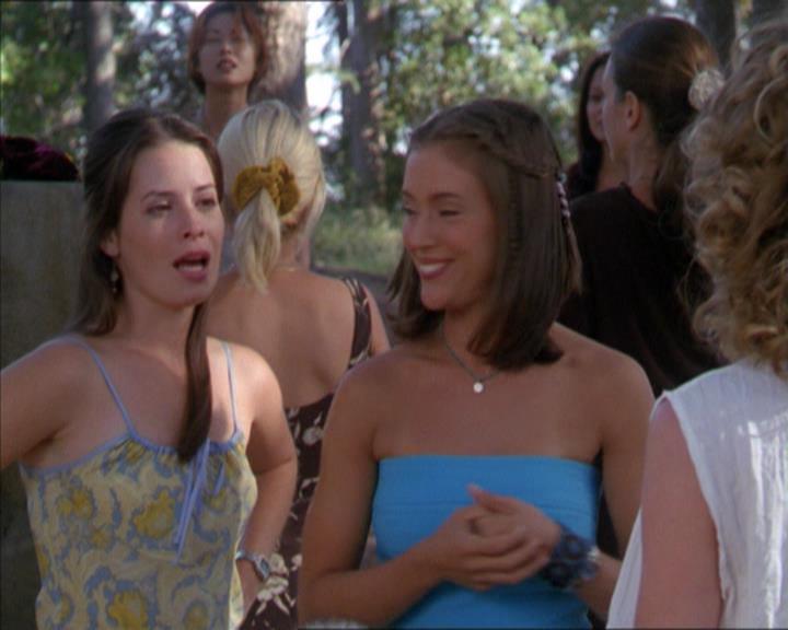Charmed-Online_dot_net-2x01WitchTrial0544.jpg