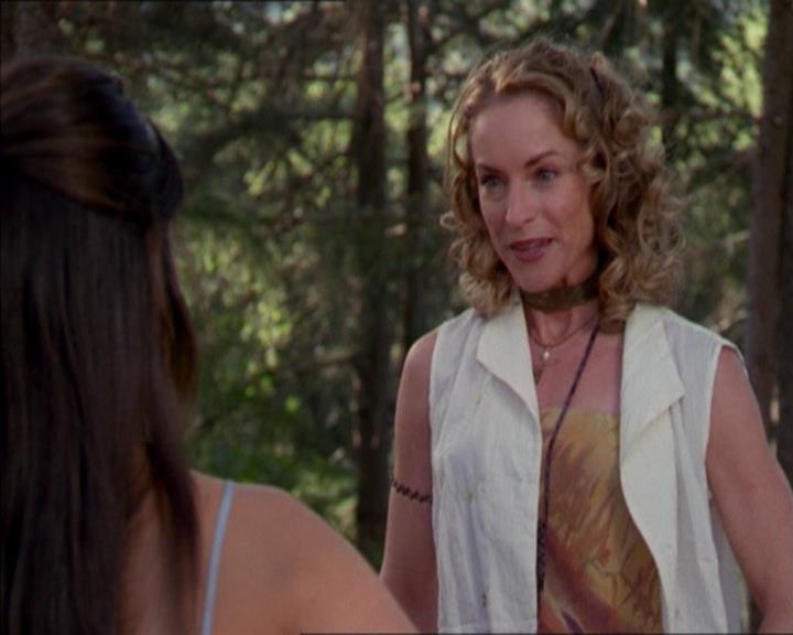 Charmed-Online_dot_net-2x01WitchTrial0547.jpg