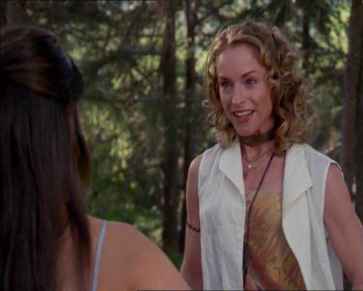 Charmed-Online_dot_net-2x01WitchTrial0548.jpg