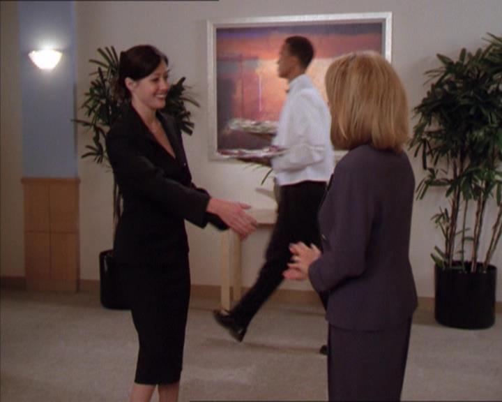 Charmed-Online_dot_net-2x01WitchTrial0606.jpg