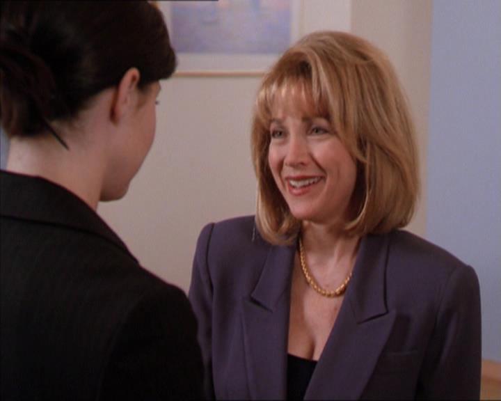 Charmed-Online_dot_net-2x01WitchTrial0616.jpg