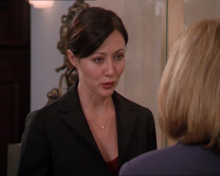 Charmed-Online_dot_net-2x01WitchTrial0627.jpg