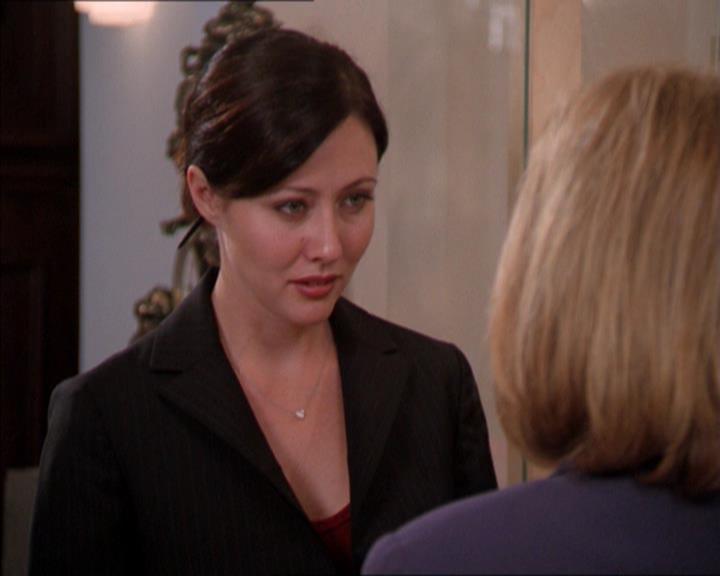 Charmed-Online_dot_net-2x01WitchTrial0631.jpg