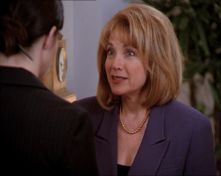 Charmed-Online_dot_net-2x01WitchTrial0633.jpg
