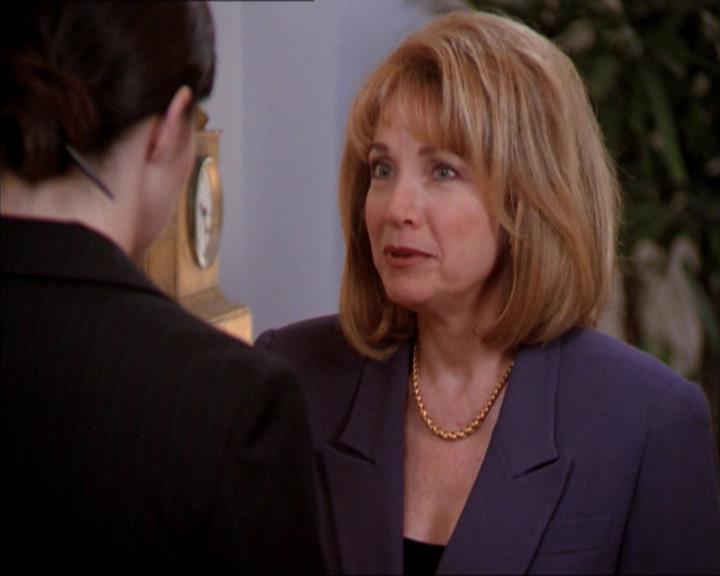 Charmed-Online_dot_net-2x01WitchTrial0634.jpg