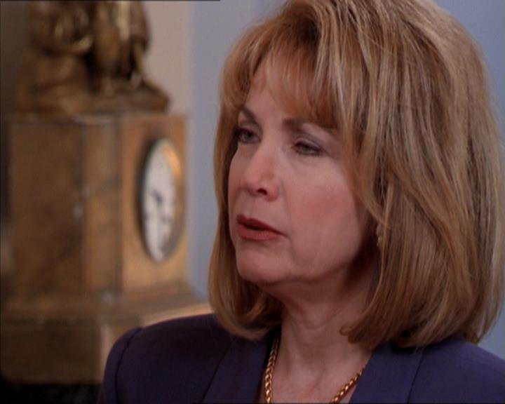 Charmed-Online_dot_net-2x01WitchTrial0640.jpg