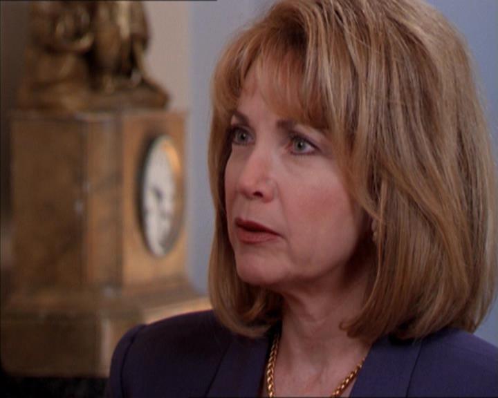 Charmed-Online_dot_net-2x01WitchTrial0641.jpg