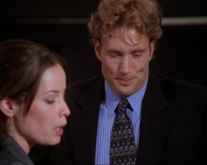 Charmed-Online_dot_net-2x01WitchTrial0715.jpg