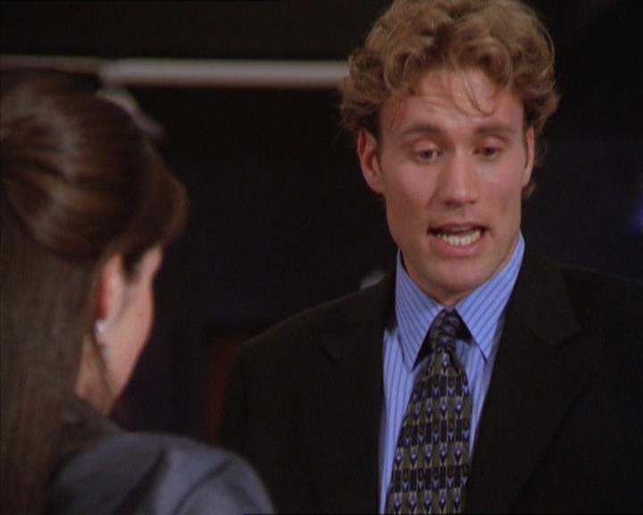 Charmed-Online_dot_net-2x01WitchTrial0719.jpg