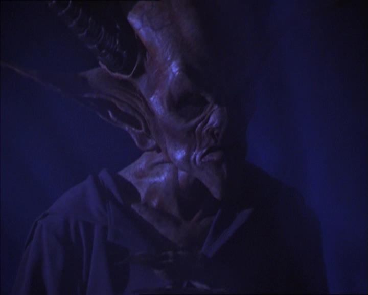 Charmed-Online_dot_net-2x01WitchTrial0781.jpg