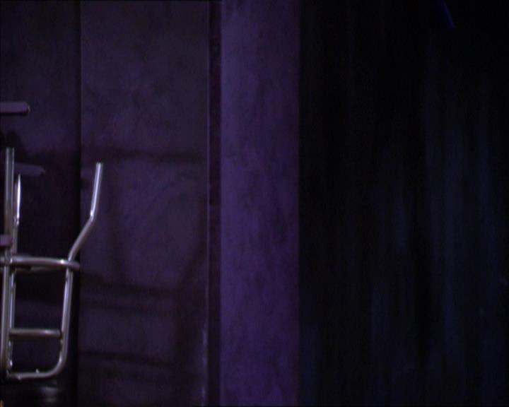 Charmed-Online_dot_net-2x01WitchTrial0800.jpg