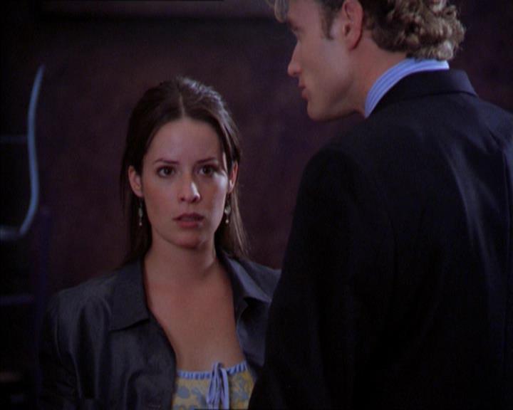 Charmed-Online_dot_net-2x01WitchTrial0802.jpg