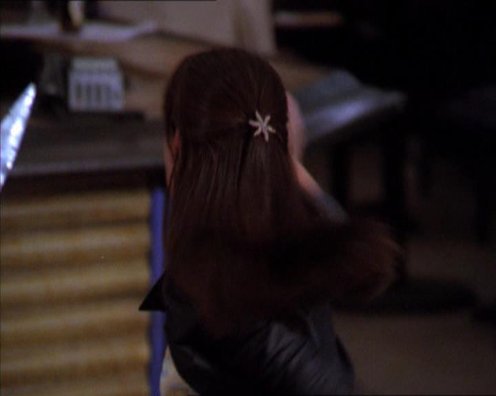 Charmed-Online_dot_net-2x01WitchTrial0804.jpg