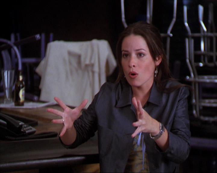 Charmed-Online_dot_net-2x01WitchTrial0808.jpg