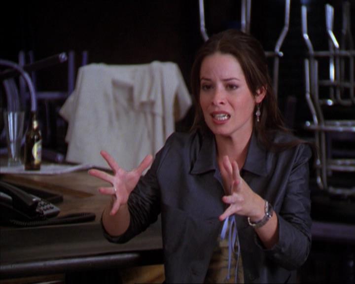 Charmed-Online_dot_net-2x01WitchTrial0809.jpg