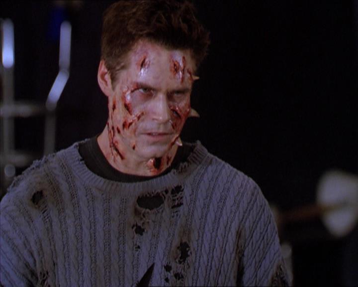Charmed-Online_dot_net-2x01WitchTrial0810.jpg