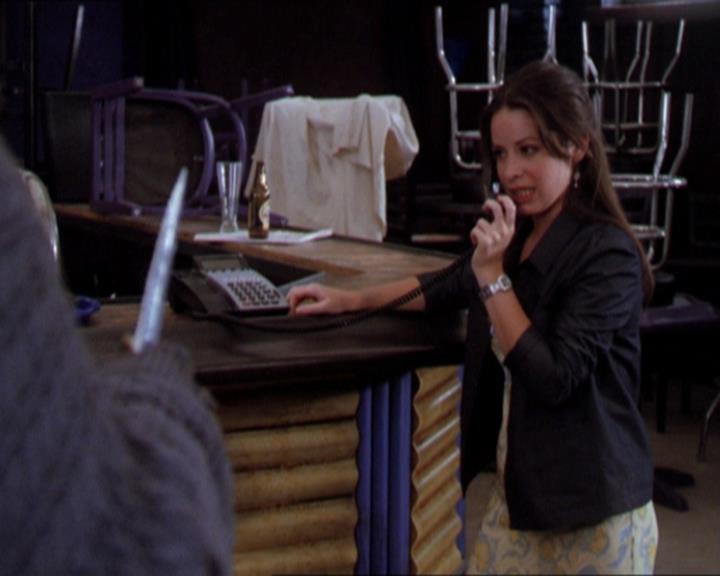 Charmed-Online_dot_net-2x01WitchTrial0822.jpg