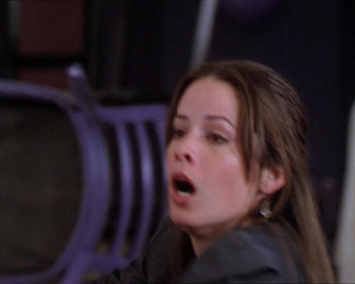 Charmed-Online_dot_net-2x01WitchTrial0850.jpg