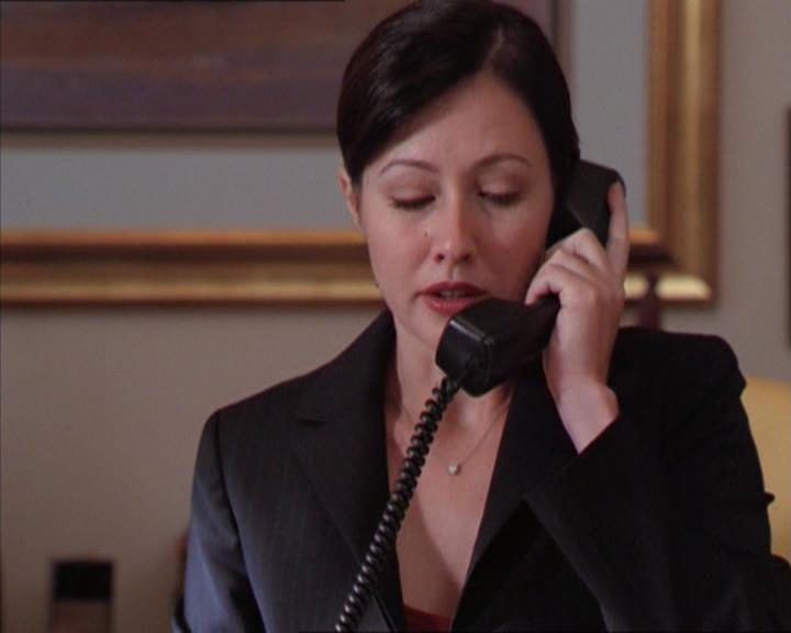 Charmed-Online_dot_net-2x01WitchTrial0860.jpg