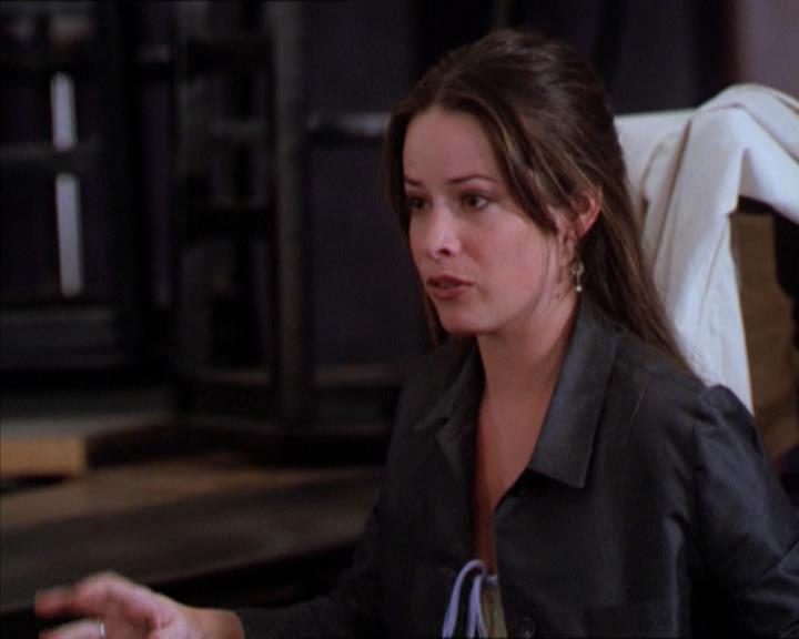 Charmed-Online_dot_net-2x01WitchTrial0863.jpg