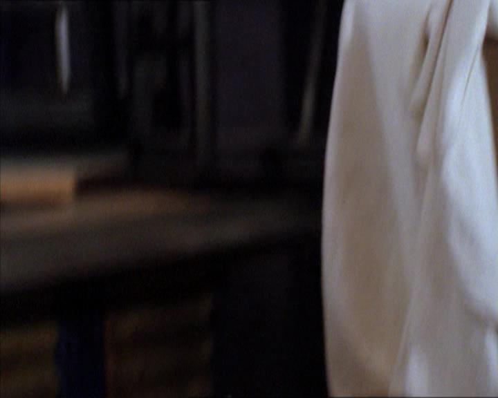 Charmed-Online_dot_net-2x01WitchTrial0865.jpg