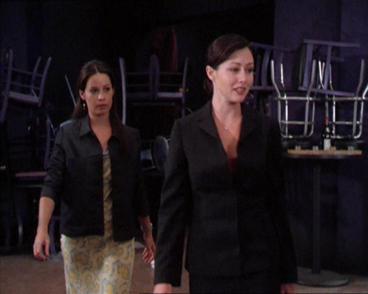 Charmed-Online_dot_net-2x01WitchTrial0933.jpg