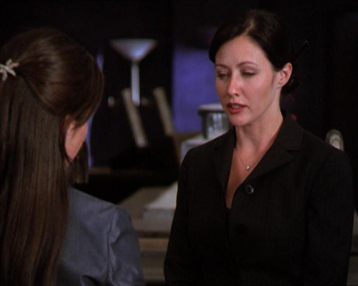 Charmed-Online_dot_net-2x01WitchTrial0947.jpg