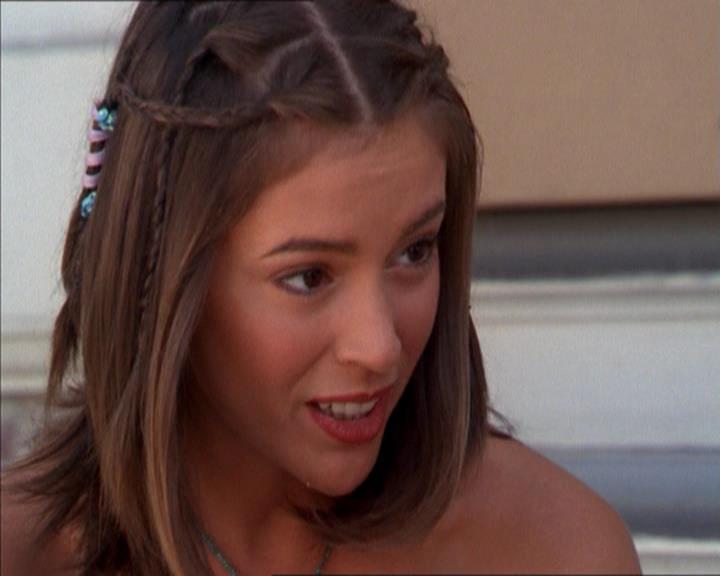 Charmed-Online_dot_net-2x01WitchTrial1018.jpg