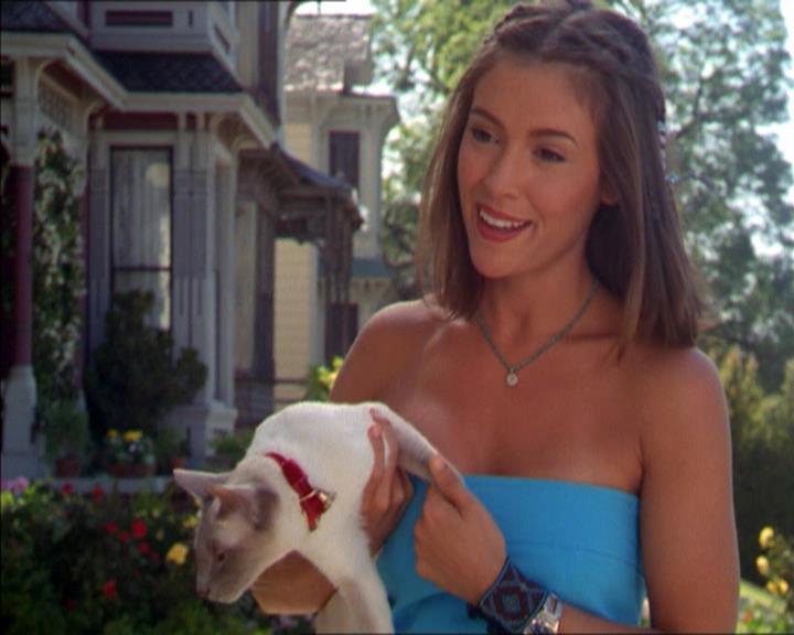 Charmed-Online_dot_net-2x01WitchTrial1091.jpg