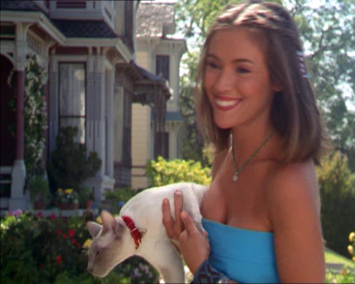Charmed-Online_dot_net-2x01WitchTrial1100.jpg