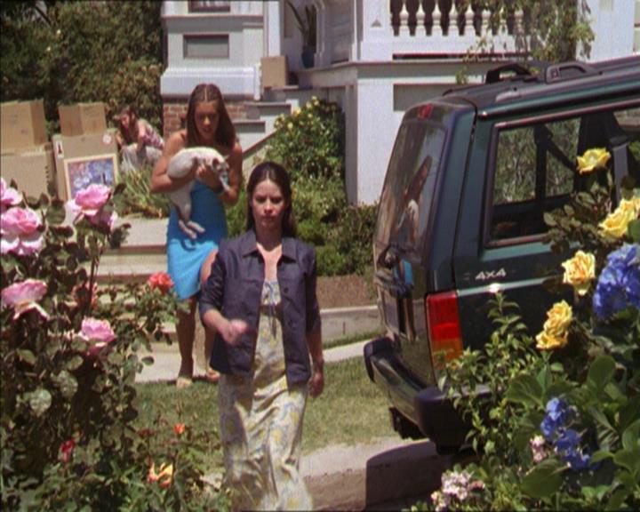 Charmed-Online_dot_net-2x01WitchTrial1101.jpg